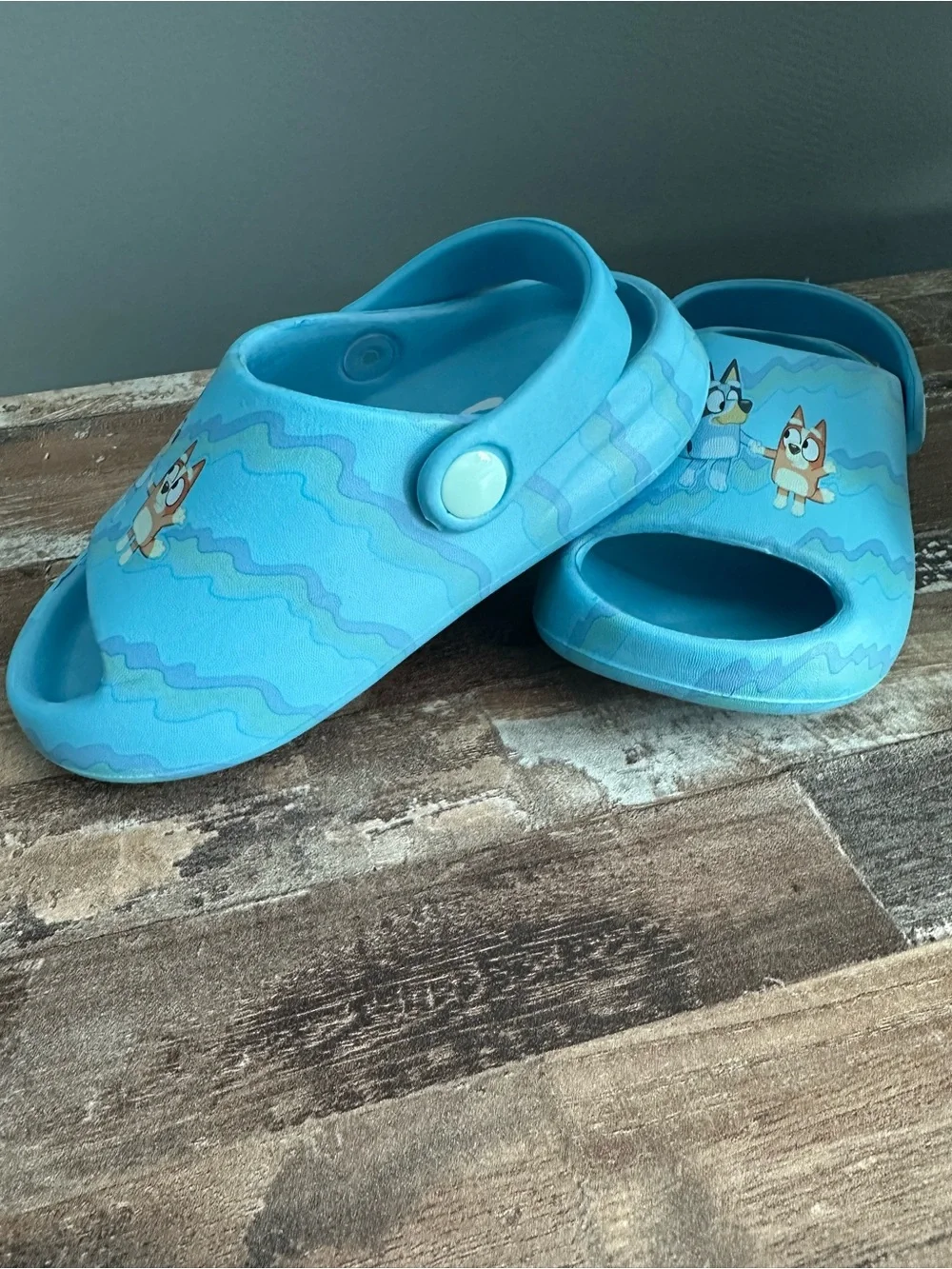 Ground Up bright blue